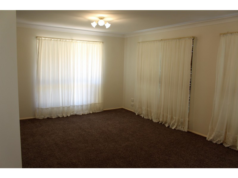 5 Chancellor Drive, Avenell Heights QLD 4670