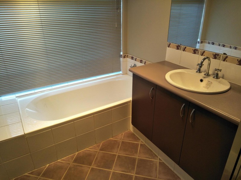 11 Tanzanite Road, Australind WA 6233