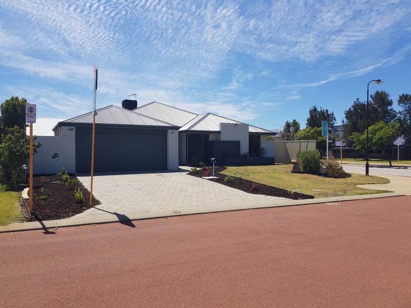 2 Cohen Vista, Lakelands WA 6180