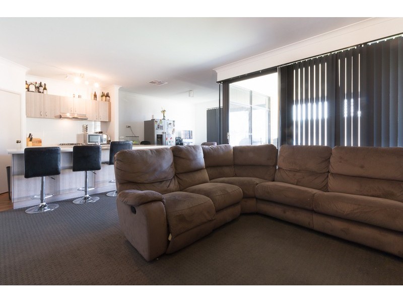 2 Cohen Vista, Lakelands WA 6180