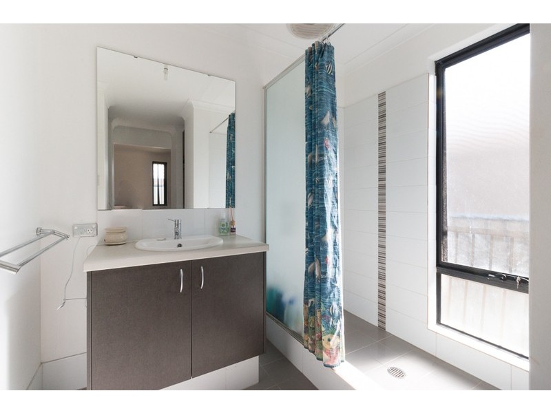 2 Cohen Vista, Lakelands WA 6180