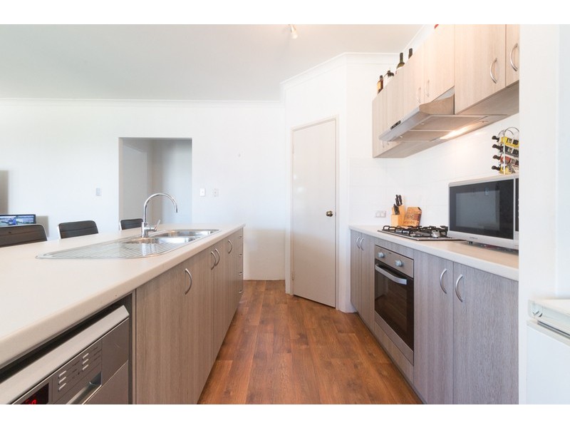 2 Cohen Vista, Lakelands WA 6180