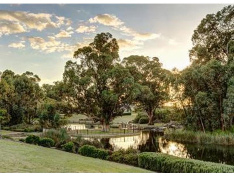 2 Cohen Vista, Lakelands WA 6180