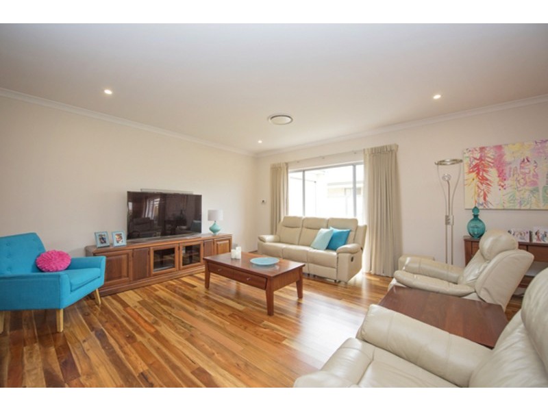 21 Billabong Street, Yalyalup WA 6280