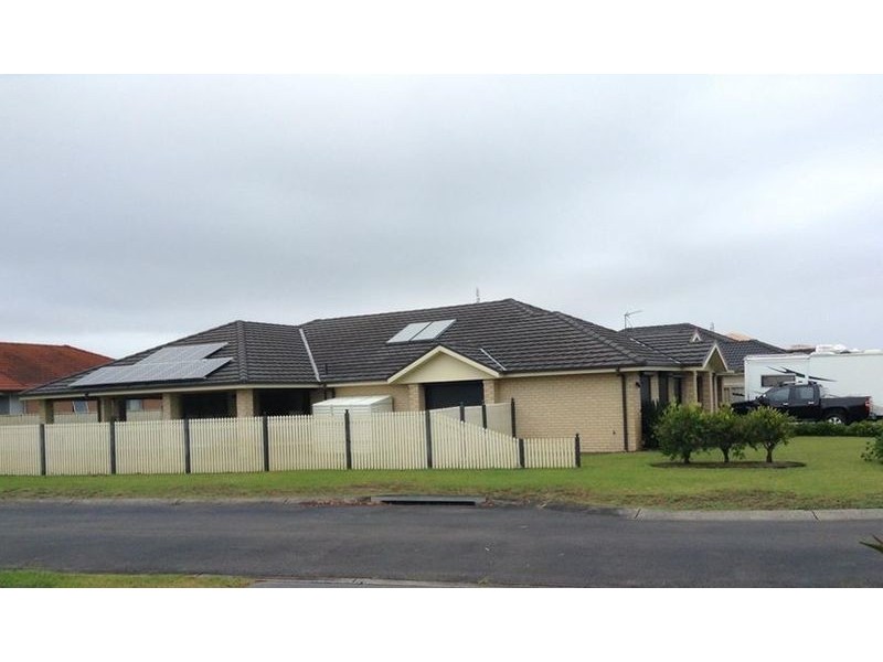 12 Garden Way, Tanilba Bay NSW 2319