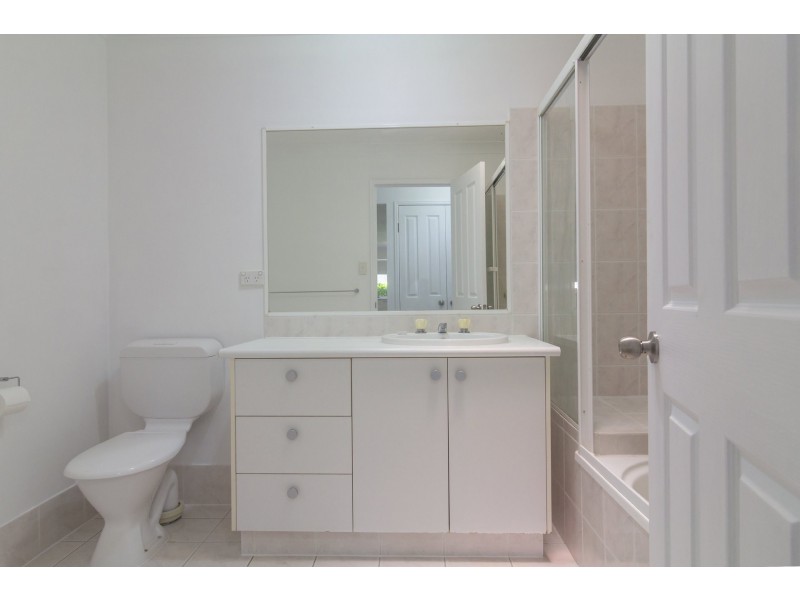 2/37 Thornleigh Crescent, Varsity Lakes QLD 4227