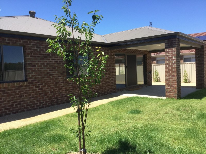 23 Nugget Fuller Drive, Tocumwal NSW 2714