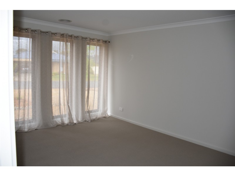 23 Nugget Fuller Drive, Tocumwal NSW 2714