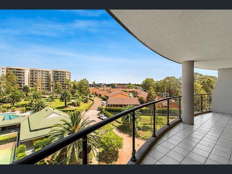 Unit 601/91A Bridge Road, Westmead NSW 2145