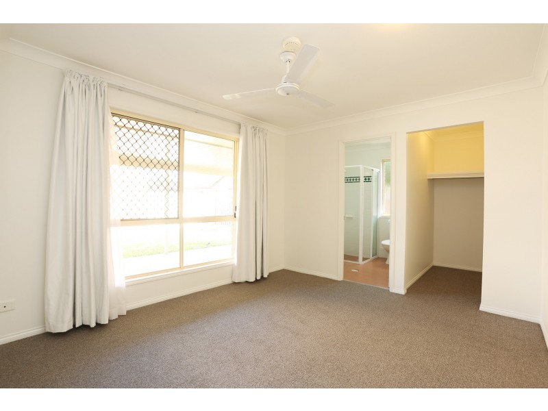 8 Raven Parade, Burleigh Waters QLD 4220