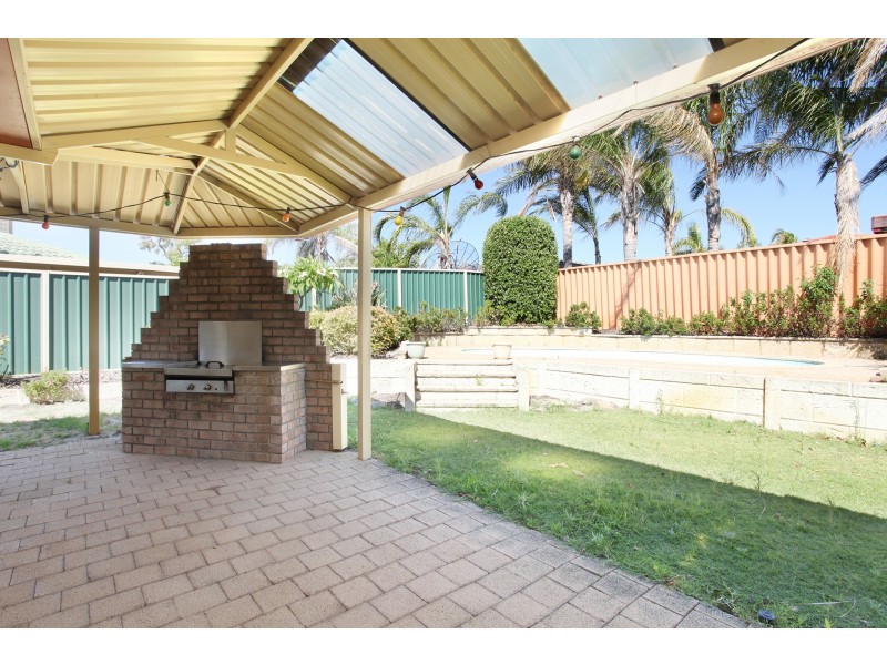 22 Explorer Drive, Thornlie WA 6108