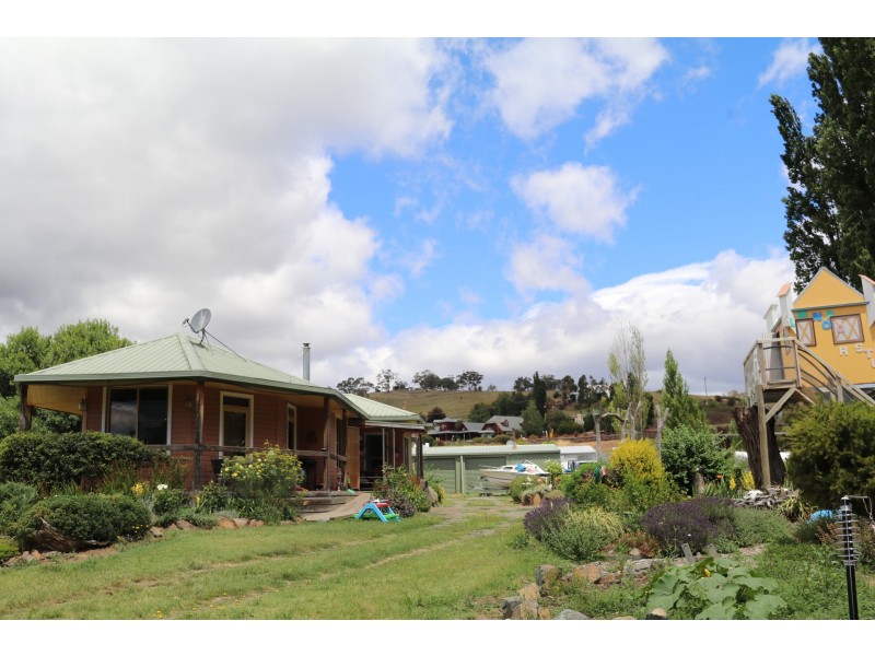 21 Creek street, Omeo VIC 3898