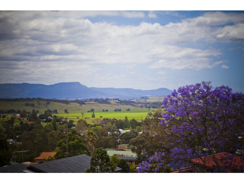 36 Scenic Crescent, Albion Park NSW 2527