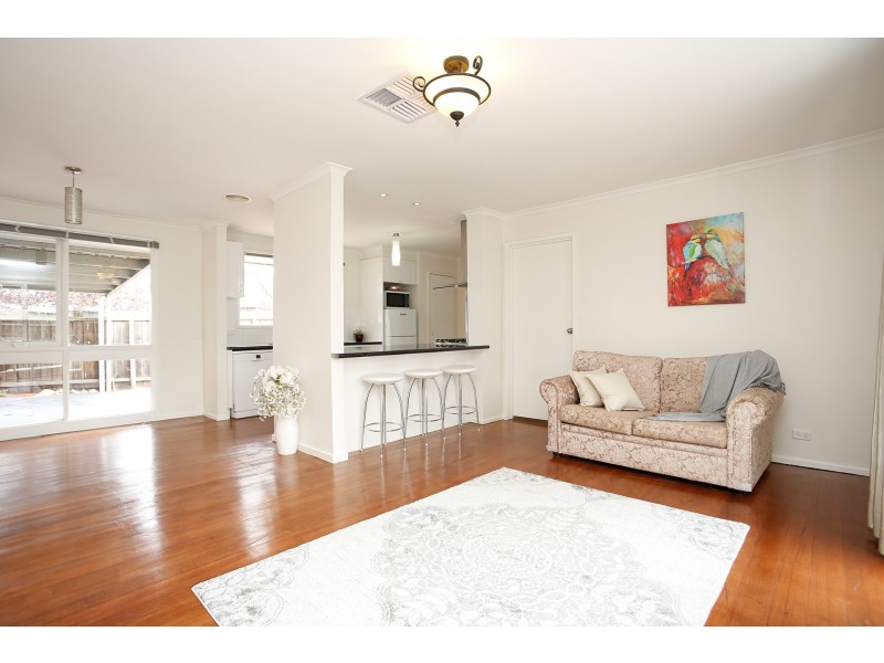 10 Devon Place, Melton West VIC 3337