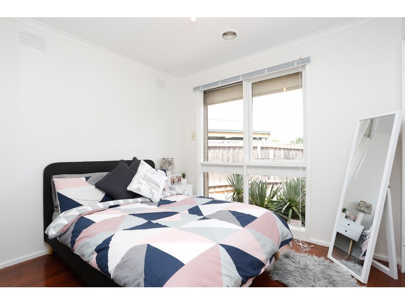 10 Devon Place, Melton West VIC 3337