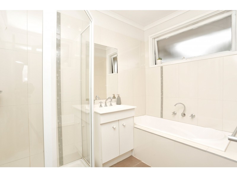 10 Devon Place, Melton West VIC 3337