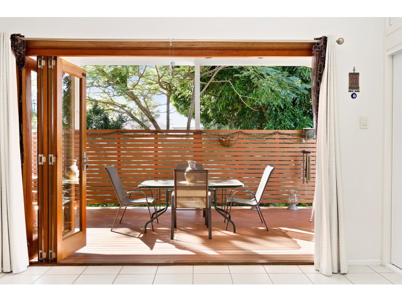 8 Gilpin Street, Shorncliffe QLD 4017