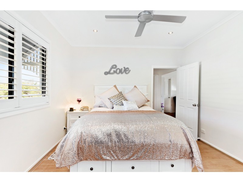 8 Gilpin Street, Shorncliffe QLD 4017