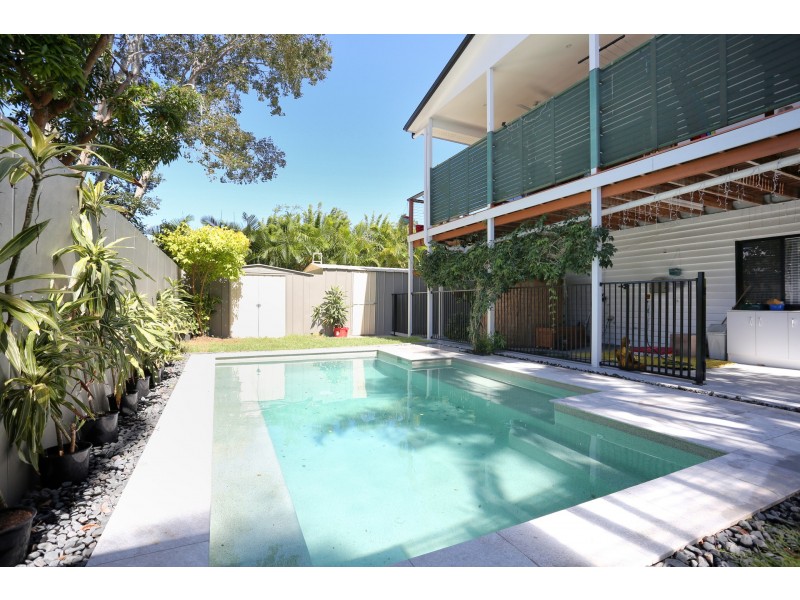 8 Gilpin Street, Shorncliffe QLD 4017