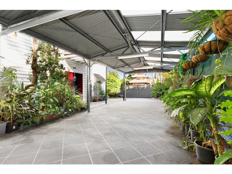 8 Gilpin Street, Shorncliffe QLD 4017