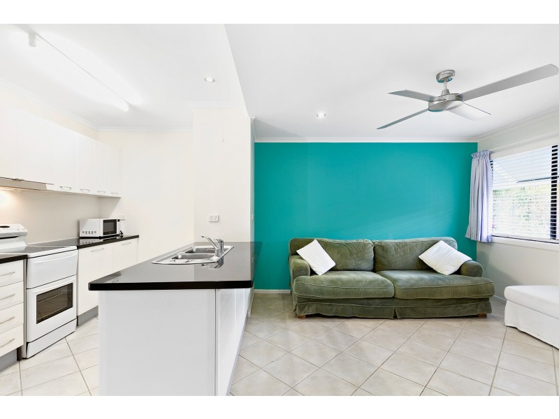 8 Gilpin Street, Shorncliffe QLD 4017