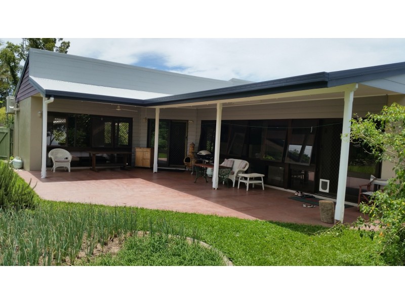 11 Marian Close, Smithfield QLD 4878