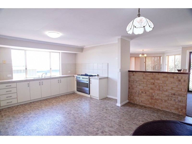 16 Premier Circle, Spencer Park WA 6330