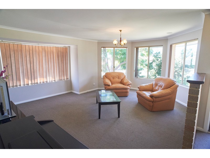 16 Premier Circle, Spencer Park WA 6330