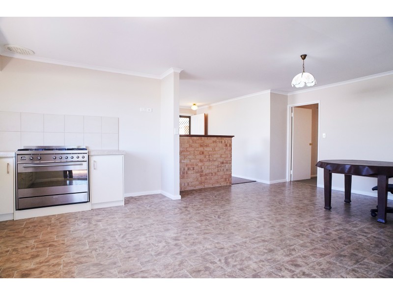 16 Premier Circle, Spencer Park WA 6330