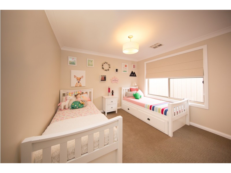 16 Pippin Way, Orange NSW 2800