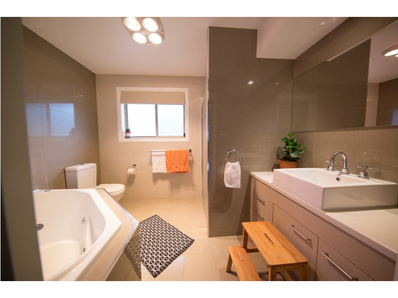 16 Pippin Way, Orange NSW 2800