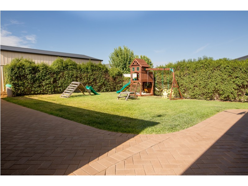 16 Pippin Way, Orange NSW 2800