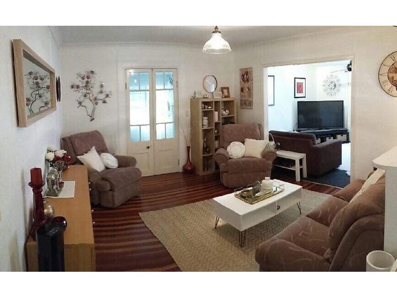 12 Jellicoe St, Brassall QLD 4305
