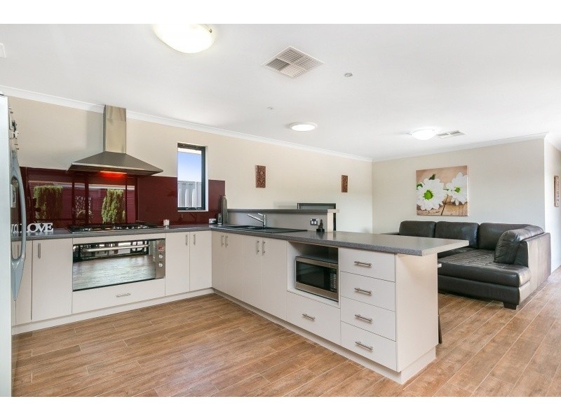 15 Syndicate Link, Munster WA 6166