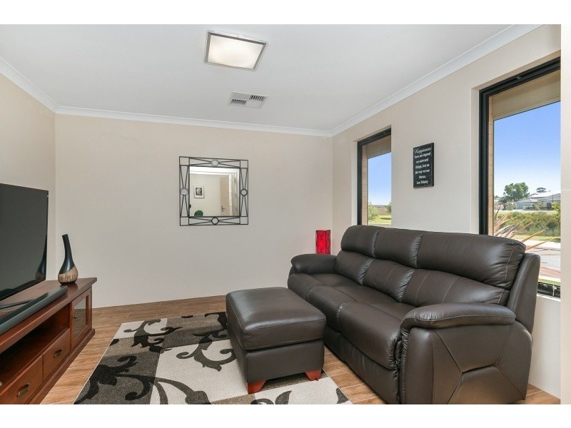 15 Syndicate Link, Munster WA 6166