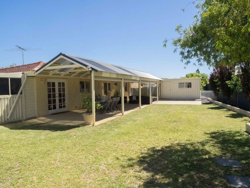 4 Quamby Place, Rockingham WA 6168