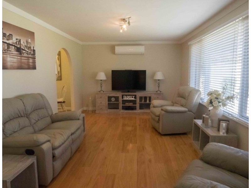 4 Quamby Place, Rockingham WA 6168