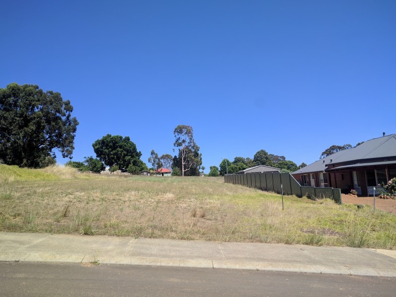 12 Hitchcock Drive, Nannup WA 6275