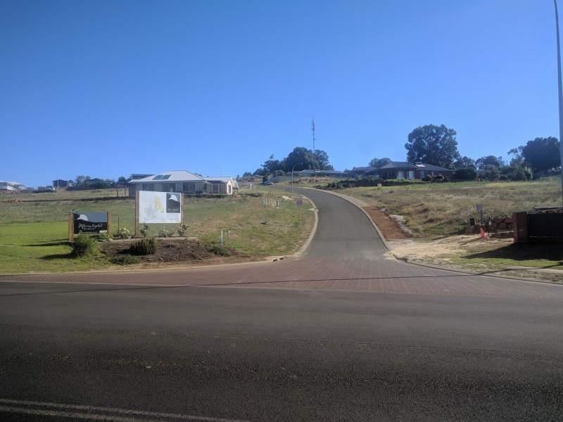 12 Hitchcock Drive, Nannup WA 6275