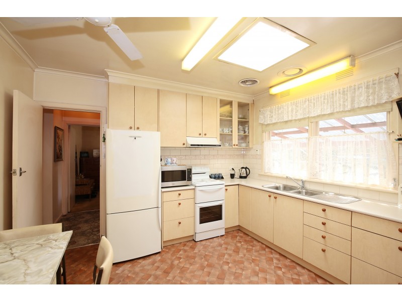 55 Ormond Avenue, Mitcham VIC 3132