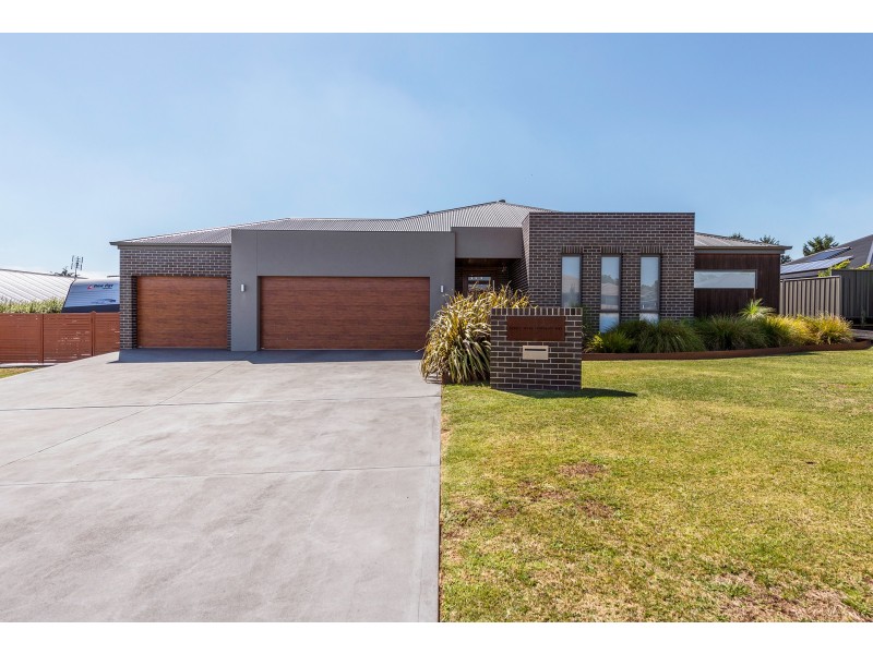 27 Lombardy Way, Orange NSW 2800