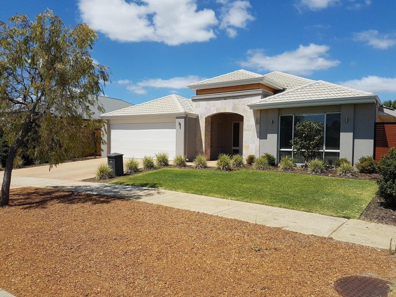 17 Mistral Bend, Yalyalup WA 6280