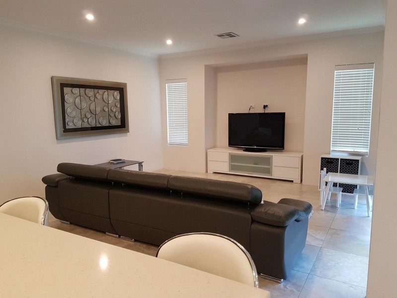 17 Mistral Bend, Yalyalup WA 6280