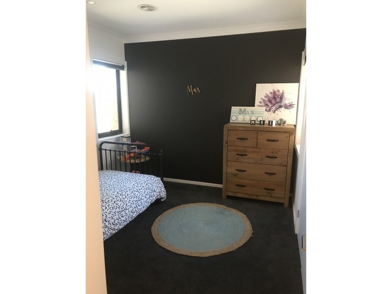 13 Cootamundra boulevard, Gobbagombalin NSW 2650