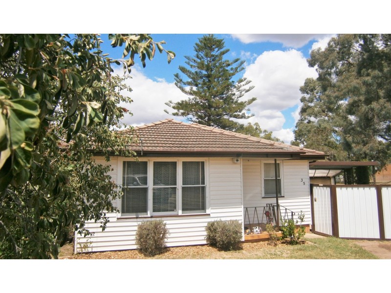 35 Cedar Crescent, North St Marys NSW 2760