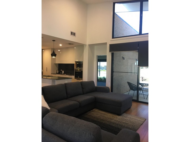 13 Cootamundra Boulevard, Gobbagombalin NSW 2650