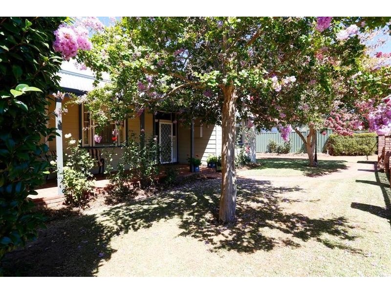 13 Jones Street, Collie WA 6225