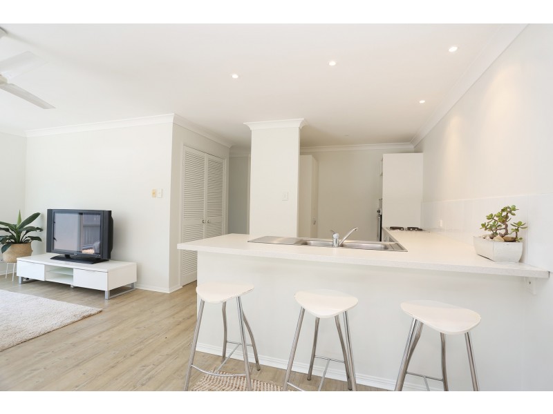 1/26 Freeman Street, Labrador QLD 4215