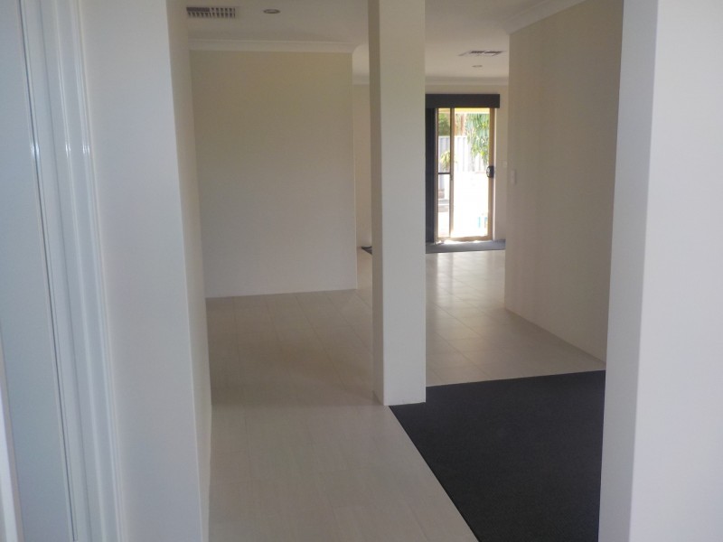 40 Wooramel Way, Cooloongup WA 6168