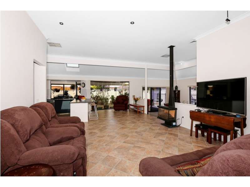 25 Lambrook Mews, Erskine WA 6210